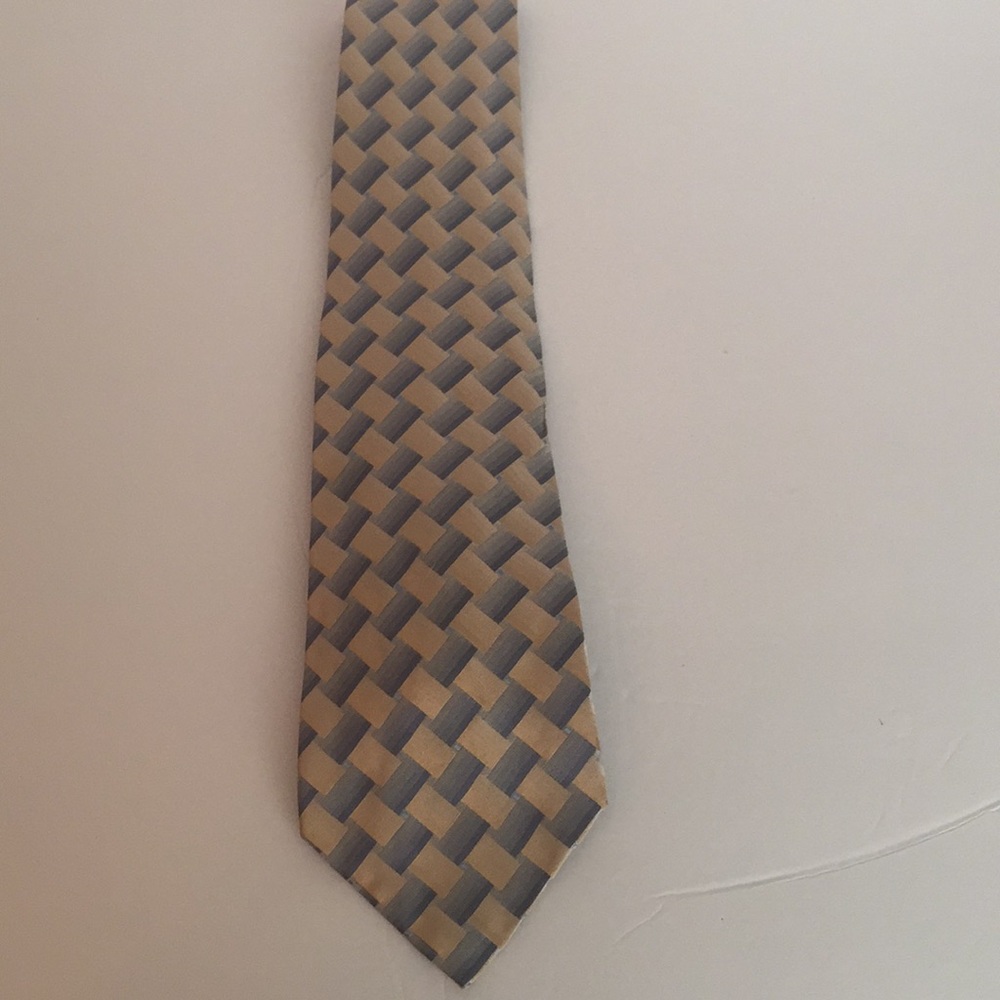 Sale 3 for $20 Van Heusen 100% silk tie